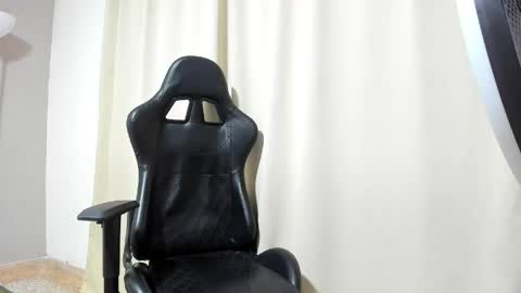 Snapshot of michaell_twinkk_ chatting on March 23, 12:36 am MICHEAL online show from March 23, 12:36 am