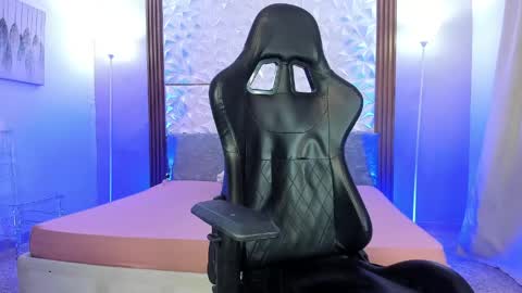 Snapshot of michaell_twinkk_ chatting on March 27, 4:51 am MICHEAL online show from March 27, 4:51 am