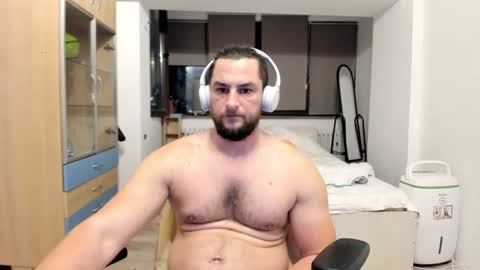 michaelragnar90 online show from November 12, 4:40 pm