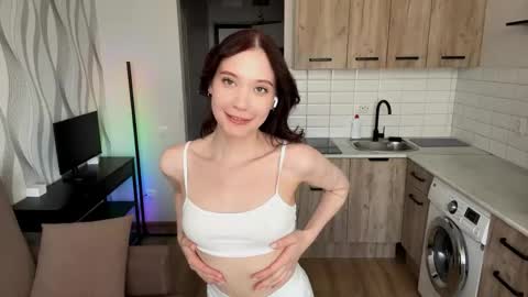 Snapshot of michalkandoll chatting on June 5, 8:42 am Aidaxo online show from June 5, 8:42 am