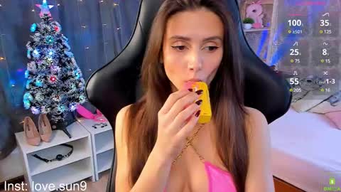 Snapshot of michel_momsen chatting on December 17, 12:33 pm Michel online show from December 17, 12:33 pm