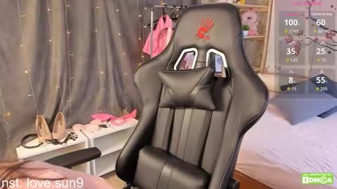 Snapshot of michel_momsen chatting on October 19, 12:06 pm Michel online show from October 19, 12:06 pm