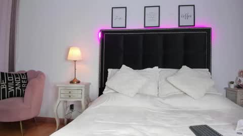 michel_owens online show from March 10, 12:10 pm