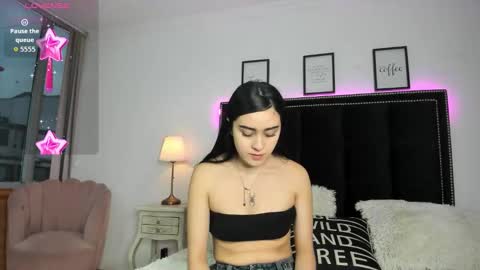 michel_owens online show from March 27, 11:43 am