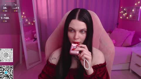 Snapshot of michela_fruet chatting on April 5, 1:03 am Kate online show from April 5, 1:03 am