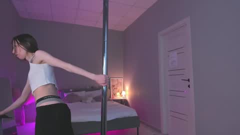 michele_mack online show from March 5, 5:07 am