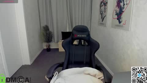 Snapshot of michelle__allen chatting on September 30, 11:43 pm Michelle online show from September 30, 11:43 pm