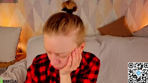 michelle_blond online show from May 18, 4:07 am