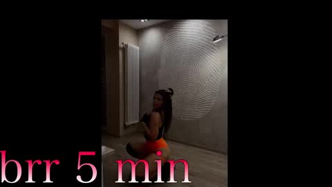 Snapshot of michelle_mir chatting on February 9, 9:39 pm Michelle online show from February 9, 9:39 pm