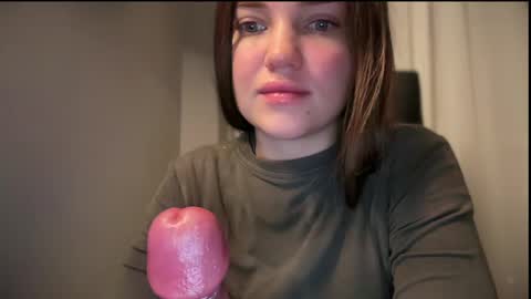 Snapshot of michelle_mir chatting on February 20, 3:41 pm Michelle online show from February 20, 3:41 pm