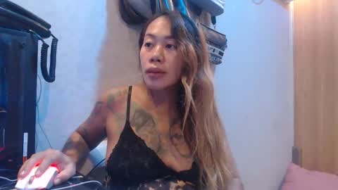 Snapshot of michelle_ux chatting on October 4, 5:38 am michelle_ux online show from October 4, 5:38 am