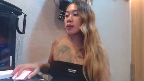 Snapshot of michelle_ux chatting on October 11, 3:10 pm michelle_ux online show from October 11, 3:10 pm