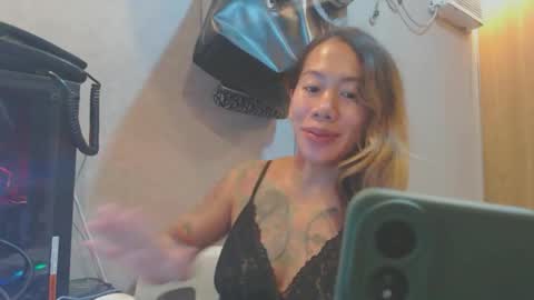 Snapshot of michelle_ux chatting on November 10, 1:43 pm michelle_ux online show from November 10, 1:43 pm