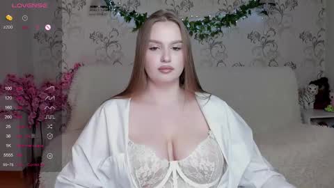 Snapshot of michellemilerr chatting on January 10, 7:43 am michellemilerr online show from January 10, 7:43 am