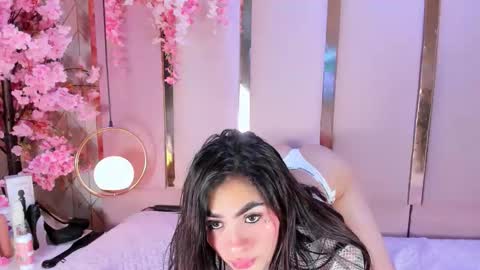 Snapshot of michellespencer1 chatting on November 9, 9:13 pm Michelle online show from November 9, 9:13 pm