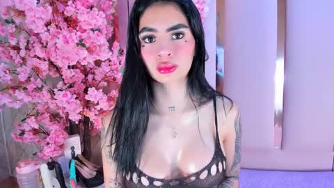 Snapshot of michellespencer1 chatting on November 24, 9:25 pm Michelle online show from November 24, 9:25 pm