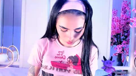 Snapshot of michellespencer1 chatting on March 13, 10:27 pm Michelle online show from March 13, 10:27 pm