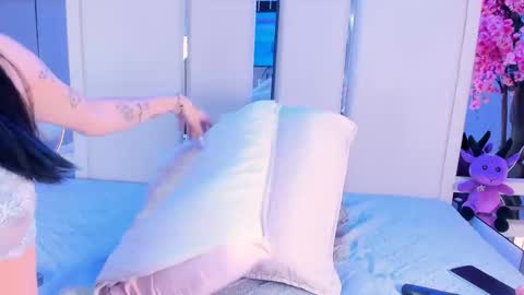 Snapshot of michellespencer1 chatting on March 14, 9:42 pm Michelle online show from March 14, 9:42 pm