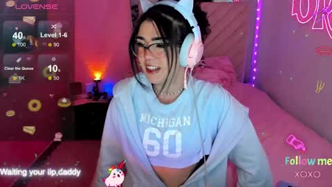   online show from April 23, 4:57 am