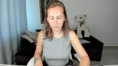 Snapshot of michellewoitsik chatting on June 16, 4:04 am Michelle online show from June 16, 4:04 am