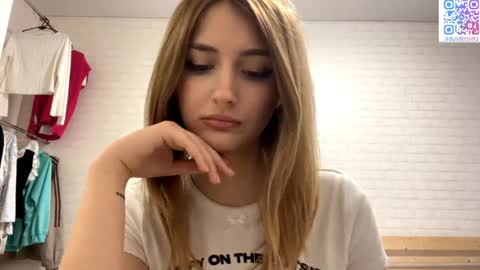 Jenny online show from May 11, 4:04 pm