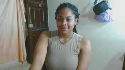 Snapshot of michellmoon32 chatting on September 23, 4:04 am michell online show from September 23, 4:04 am