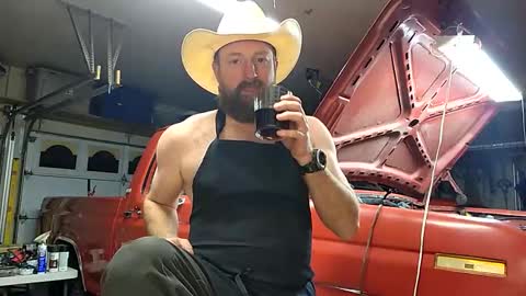 Snapshot of michelob95 chatting on February 22, 10:07 am michelob95 online show from February 22, 10:07 am