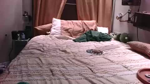 Snapshot of michmaltime chatting on March 19, 9:35 am michmaltime online show from March 19, 9:35 am