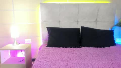 michonne_09 online show from November 12, 8:30 pm