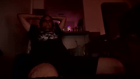 Snapshot of mick_gee chatting on April 5, 1:36 am mick_gee online show from April 5, 1:36 am