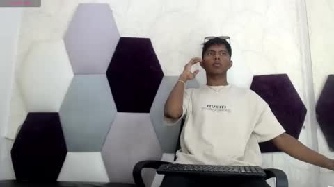 Snapshot of mick_storm chatting on February 14, 7:21 pm Mick storm online show from February 14, 7:21 pm