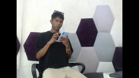 Snapshot of mick_storm chatting on February 17, 7:09 pm Mick storm online show from February 17, 7:09 pm