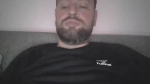 Snapshot of mickblack1992 chatting on February 17, 10:27 pm mickblack1992 online show from February 17, 10:27 pm