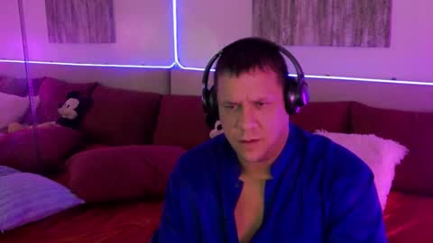 Snapshot of mickeyshyne69 chatting on January 18, 2:14 am Mickey online show from January 18, 2:14 am