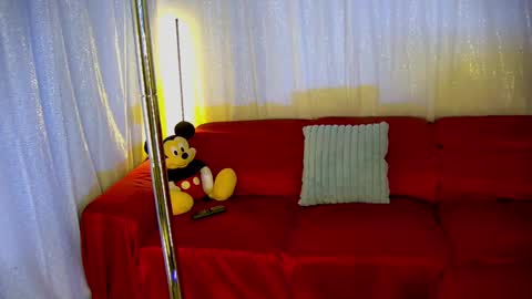 Snapshot of mickeyshyne69 chatting on March 2, 1:58 am Mickey online show from March 2, 1:58 am