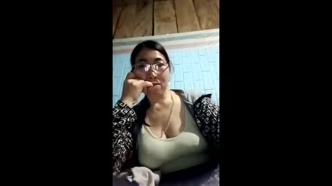 Snapshot of mickye00 chatting on April 23, 4:53 pm Miky online show from April 23, 4:53 pm