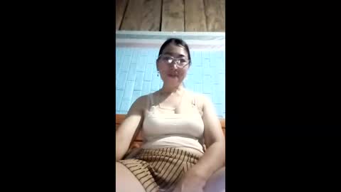 Snapshot of mickye00 chatting on April 24, 10:01 pm Miky online show from April 24, 10:01 pm