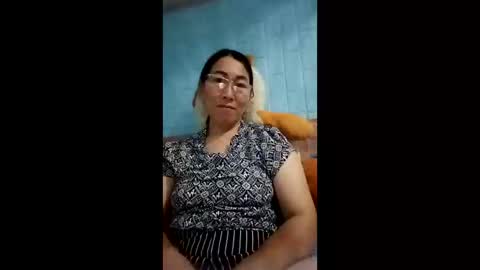Snapshot of mickye00 chatting on May 11, 1:28 pm Miky online show from May 11, 1:28 pm