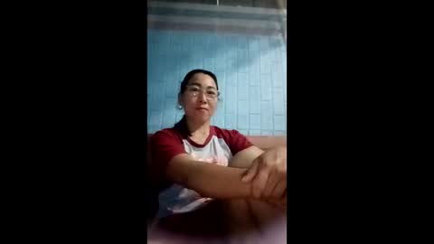 Snapshot of mickye00 chatting on May 18, 5:41 pm Miky online show from May 18, 5:41 pm