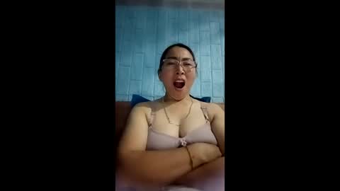 Snapshot of mickye00 chatting on May 22, 2:01 pm Miky online show from May 22, 2:01 pm