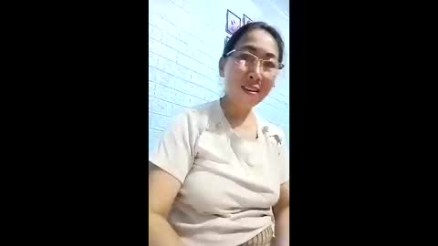 Snapshot of mickye00 chatting on May 25, 9:54 pm Miky online show from May 25, 9:54 pm