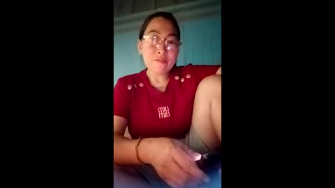 Snapshot of mickye00 chatting on June 1, 10:00 pm Miky online show from June 1, 10:00 pm