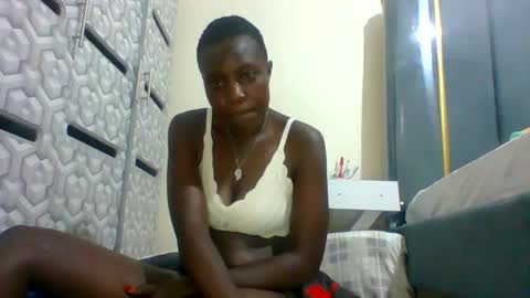 Snapshot of mickyhailey chatting on February 15, 11:36 pm mickyhailey online show from February 15, 11:36 pm