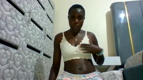 Snapshot of mickyhailey chatting on February 19, 12:14 am mickyhailey online show from February 19, 12:14 am