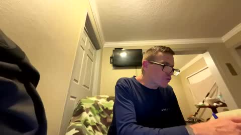 Snapshot of mickymu chatting on February 19, 4:44 am mickymu online show from February 19, 4:44 am