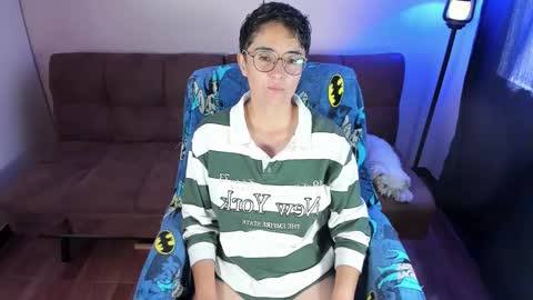 Snapshot of midnight07_ chatting on March 13, 3:29 pm Blue online show from March 13, 3:29 pm