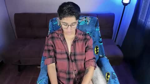 Snapshot of midnight07_ chatting on March 18, 3:37 pm Blue online show from March 18, 3:37 pm