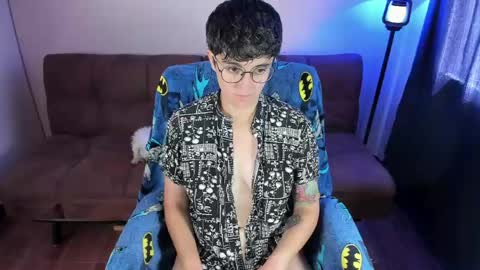 Snapshot of midnight07_ chatting on March 31, 3:23 pm Blue online show from March 31, 3:23 pm