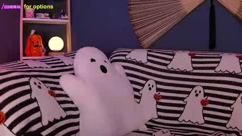 Snapshot of midnight__muse chatting on October 4, 3:48 am Rain online show from October 4, 3:48 am