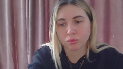 Snapshot of midnight_lace1 chatting on February 17, 8:33 am Midnight lace1 online show from February 17, 8:33 am